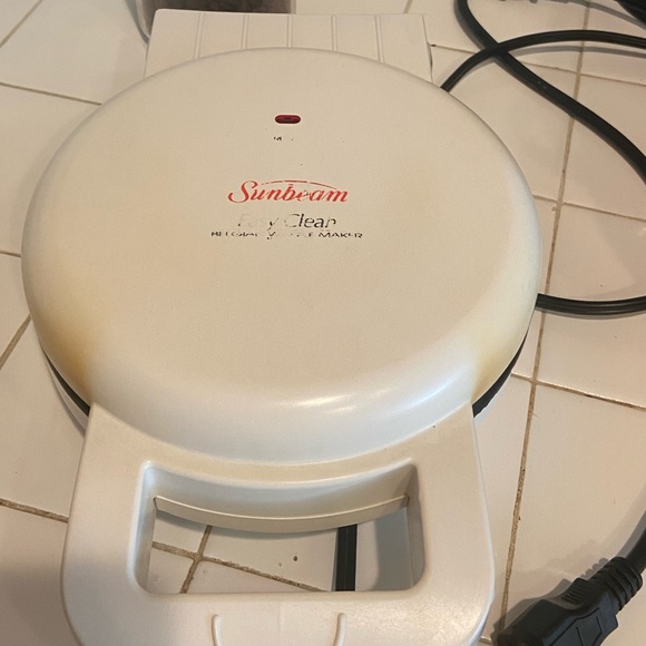 Waffle maker - Picture 1 of 6